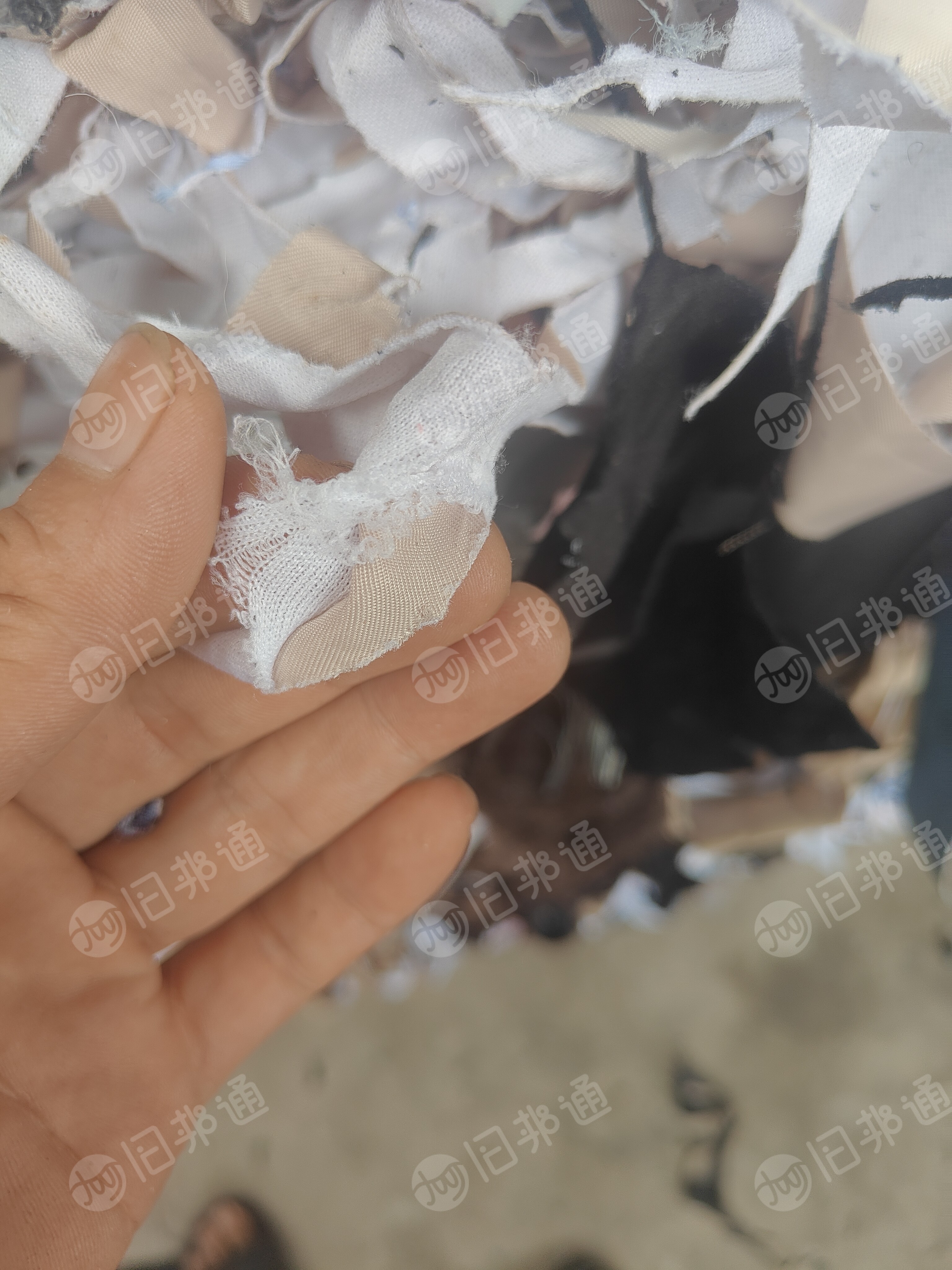 长期大量出售箱包厂下来的复合布，氨纶废布，可做氨纶造粒