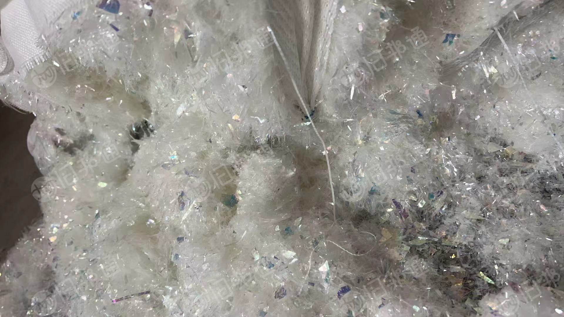 长期出售白色PET复合PMMA膜破碎料现货2挂车，月供100吨