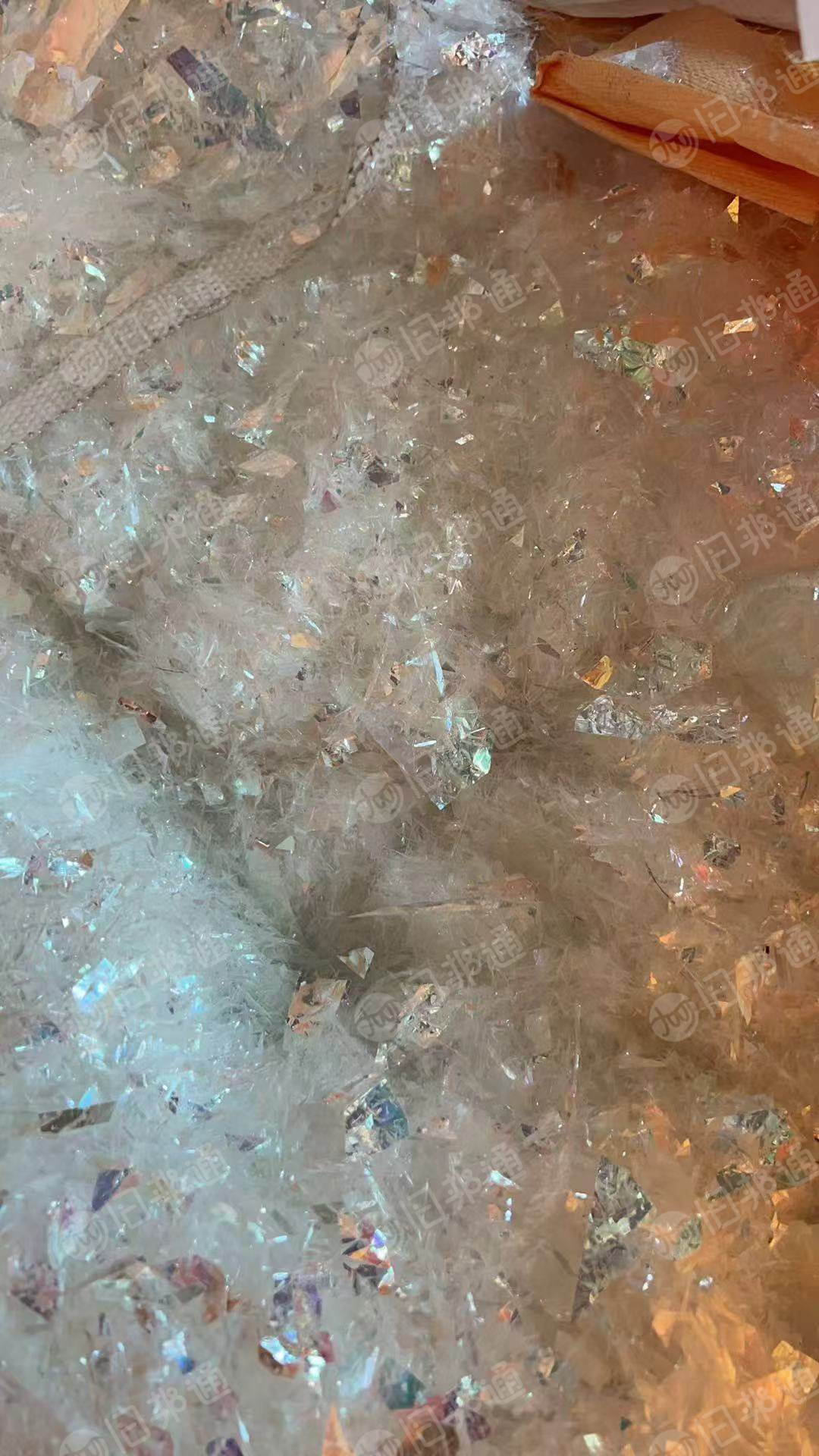 长期出售白色PET复合PMMA膜破碎料现货2挂车，月供100吨