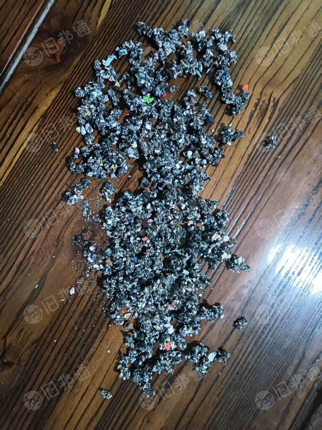 出售EVA毛毛虫颗粒，含水量少，每个月有一千多吨