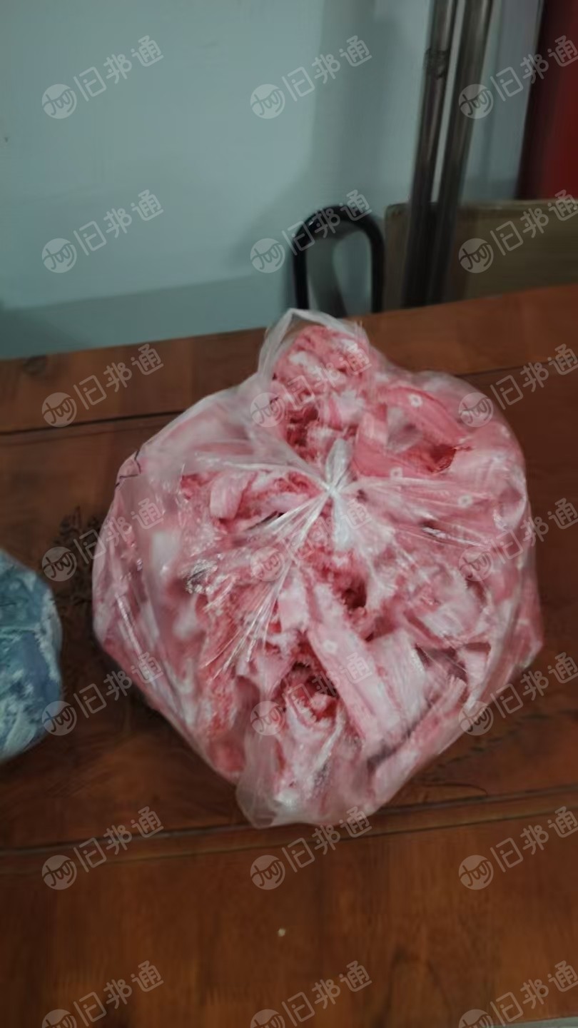 长期回收涤纶废布，涤纶边角料，带轻浆的也可以用，造粒用，年需十万吨，厂在山东潍坊