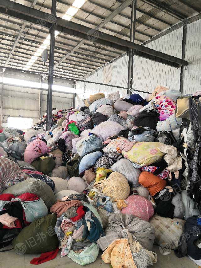 大量回收旧衣服黑料，下脚料，燃烧料