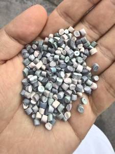 出售pe化妆品软管颗粒，过80目的，现货60吨左右