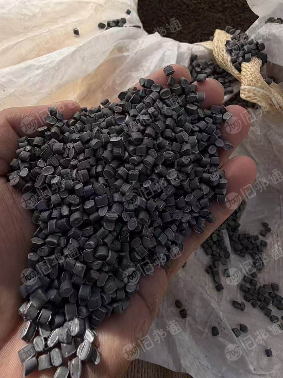 出售pe化妆品软管颗粒，过80目的，现货60吨左右