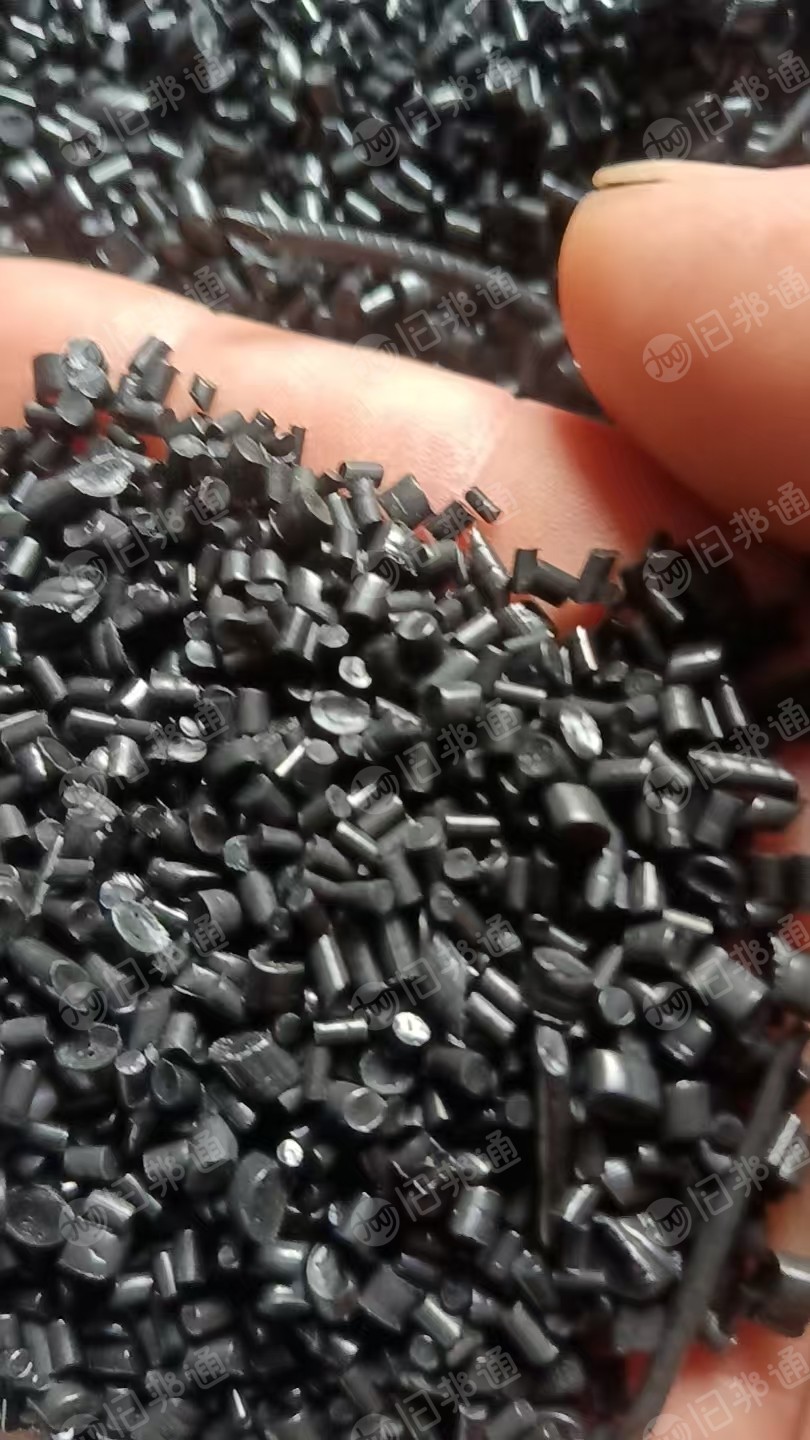 出售pe黑颗粒，过80到100目的，现货40多吨