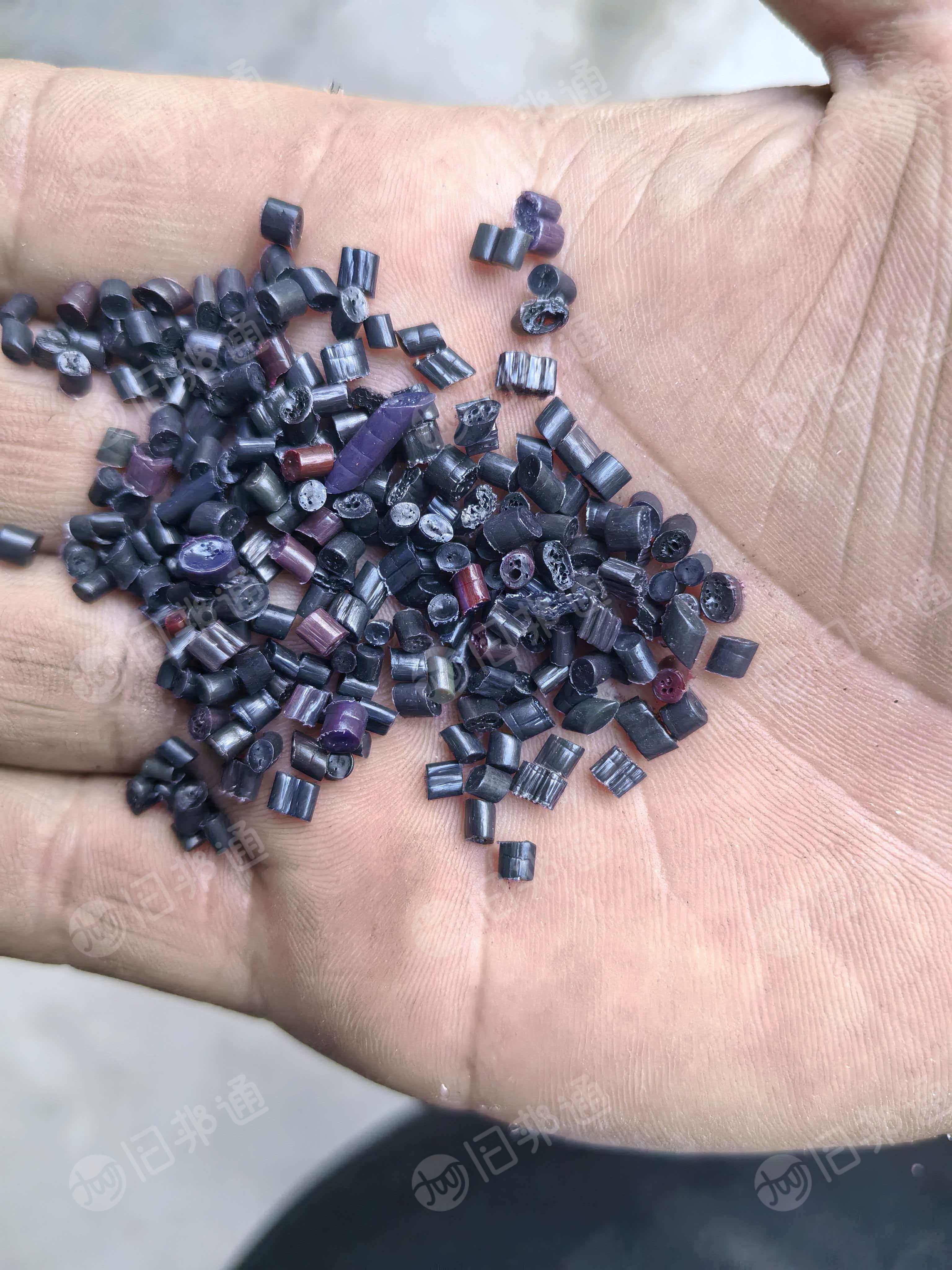 长期出售珍珠棉颗粒，过80目，有黑色白色两种，月供量大