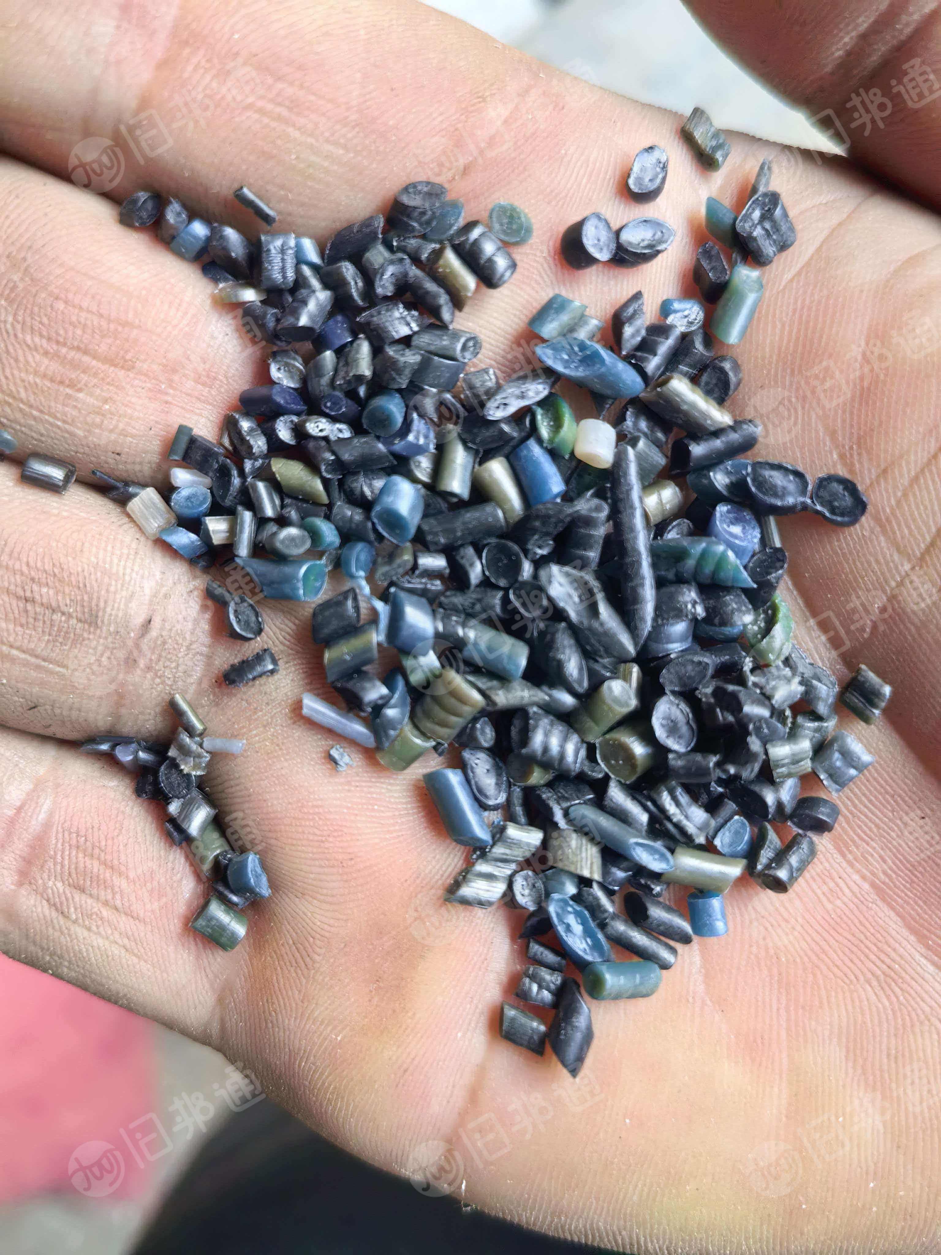 长期出售珍珠棉颗粒，过80目，有黑色白色两种，月供量大
