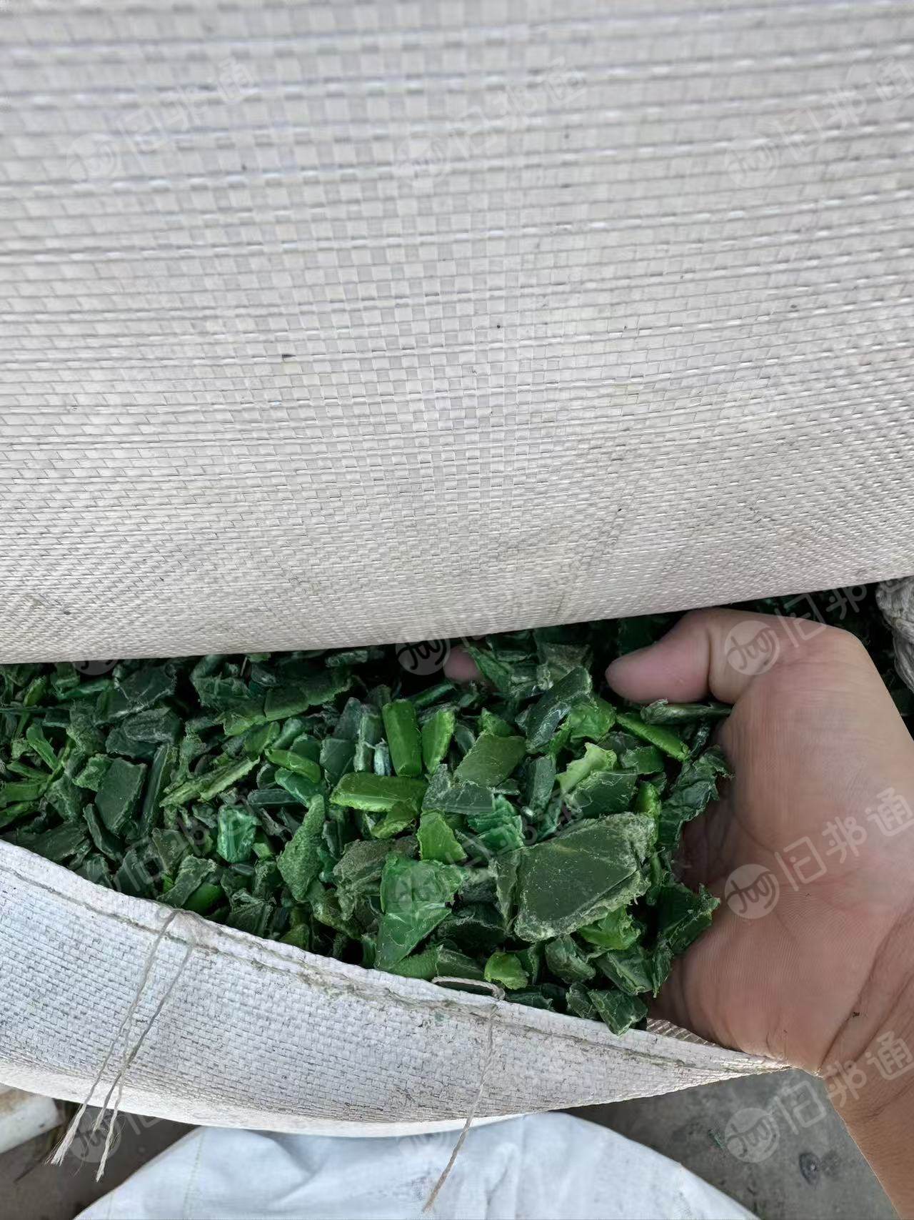 出售低压垃圾桶破碎料，现货二十几吨