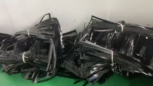 长期出售pc吸塑盒边角料废料，都是黑色的