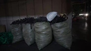 长期出售礼盒包装下来的eva边角料，上面覆一层植绒