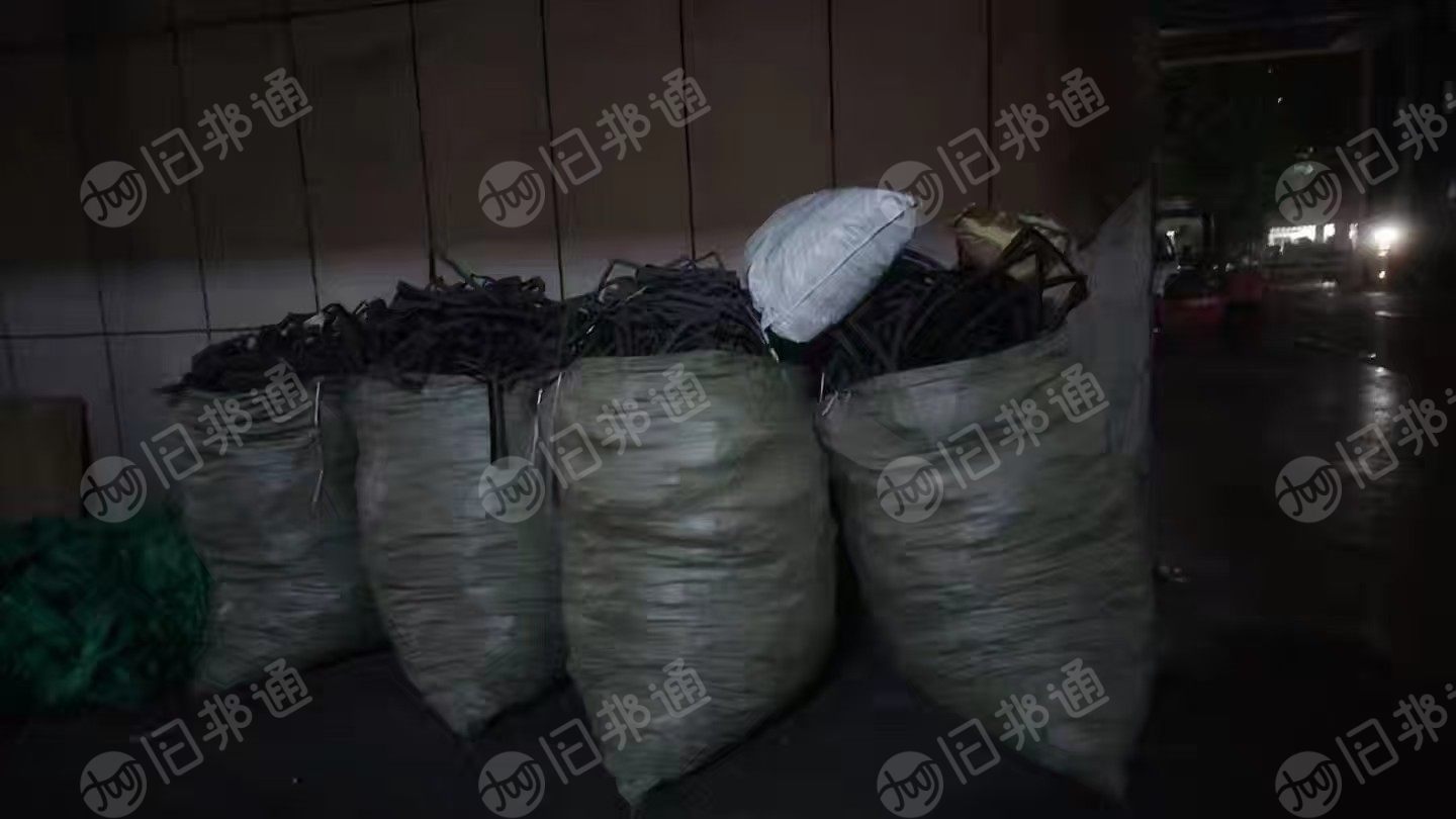 长期出售礼盒包装下来的eva边角料,上面覆一层植绒