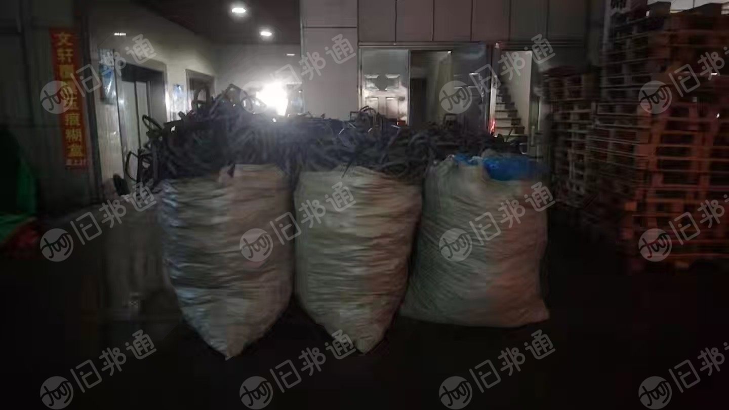 长期出售礼盒包装下来的eva边角料，上面覆一层植绒