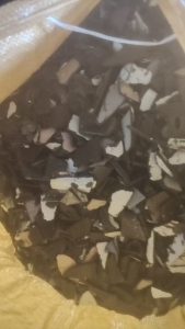 长期出售汽车4s店下来的pp保险杠破碎料，水破甩干过材质机，现货十几吨