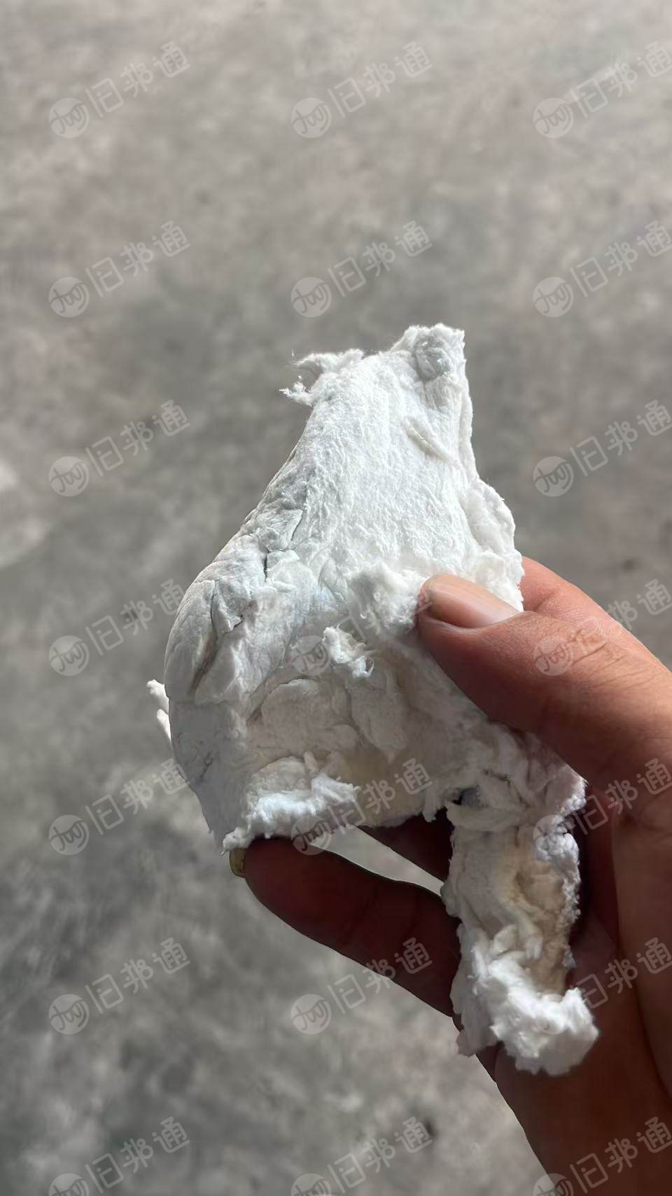大量出售拉毛厂下来的毛毛料，磨毛料，五颜六色都有，货在浙江绍兴