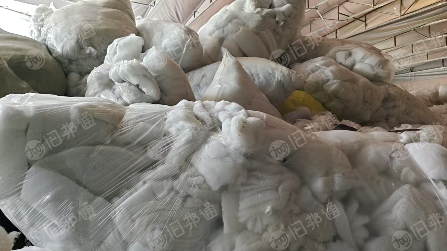长期出售床垫厂下来的丝棉下脚料，喷胶棉下脚料，线头棉，干净的都有分拣开来，现货二十多吨