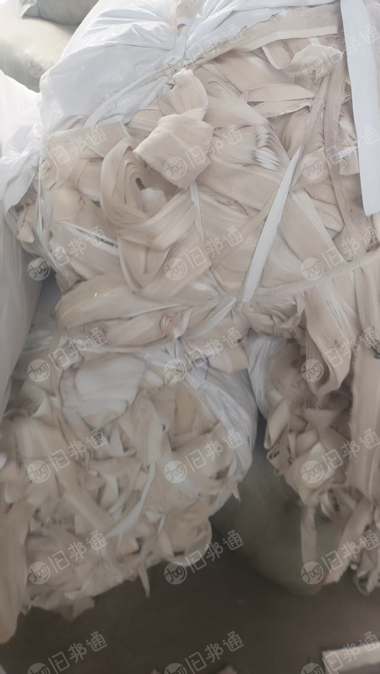 现货处理一批纯棉废布纯棉布条，裁切下来的，本白的，现货20吨左右，货在江苏宿迁