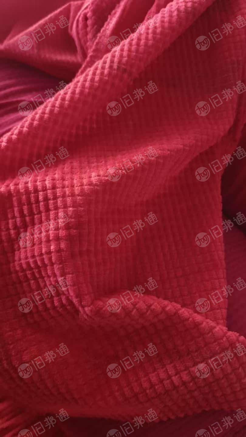 出售一批法兰绒玉米格，法兰绒库存布，门幅175克重180，粉色孔雀蓝大红珊瑚粉四个颜色，现货5吨左右