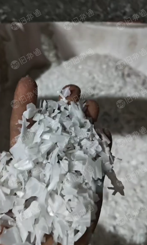 长期出售各色干粉水果筐破碎料，荔枝框破碎料，桂圆筐破碎料，黑色，蓝色，瓷白果筐破碎料等