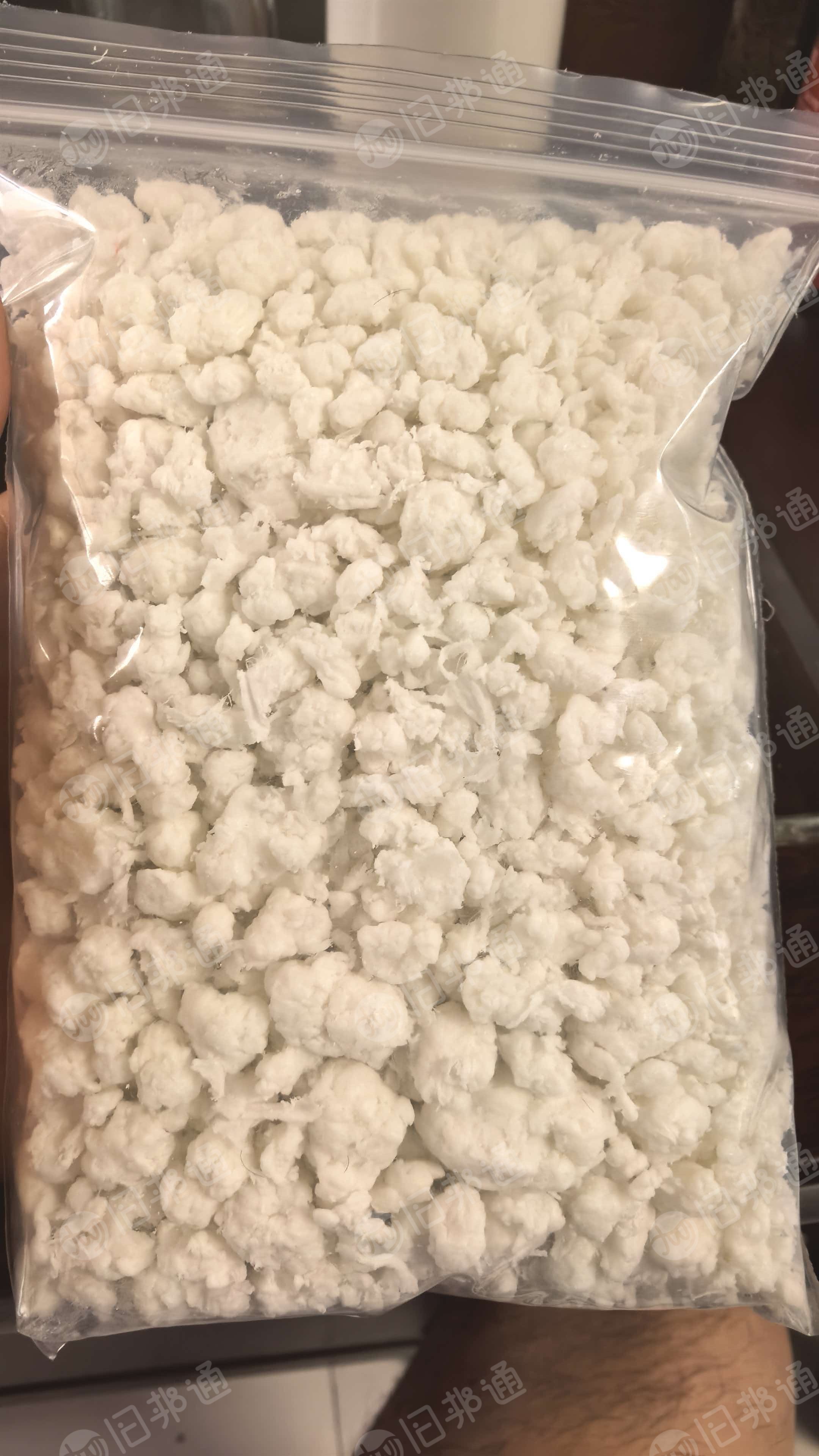 长期出售大化一级白色pet布泡，涤纶布泡，涤纶泡料，现货几十吨，货在山东菏泽