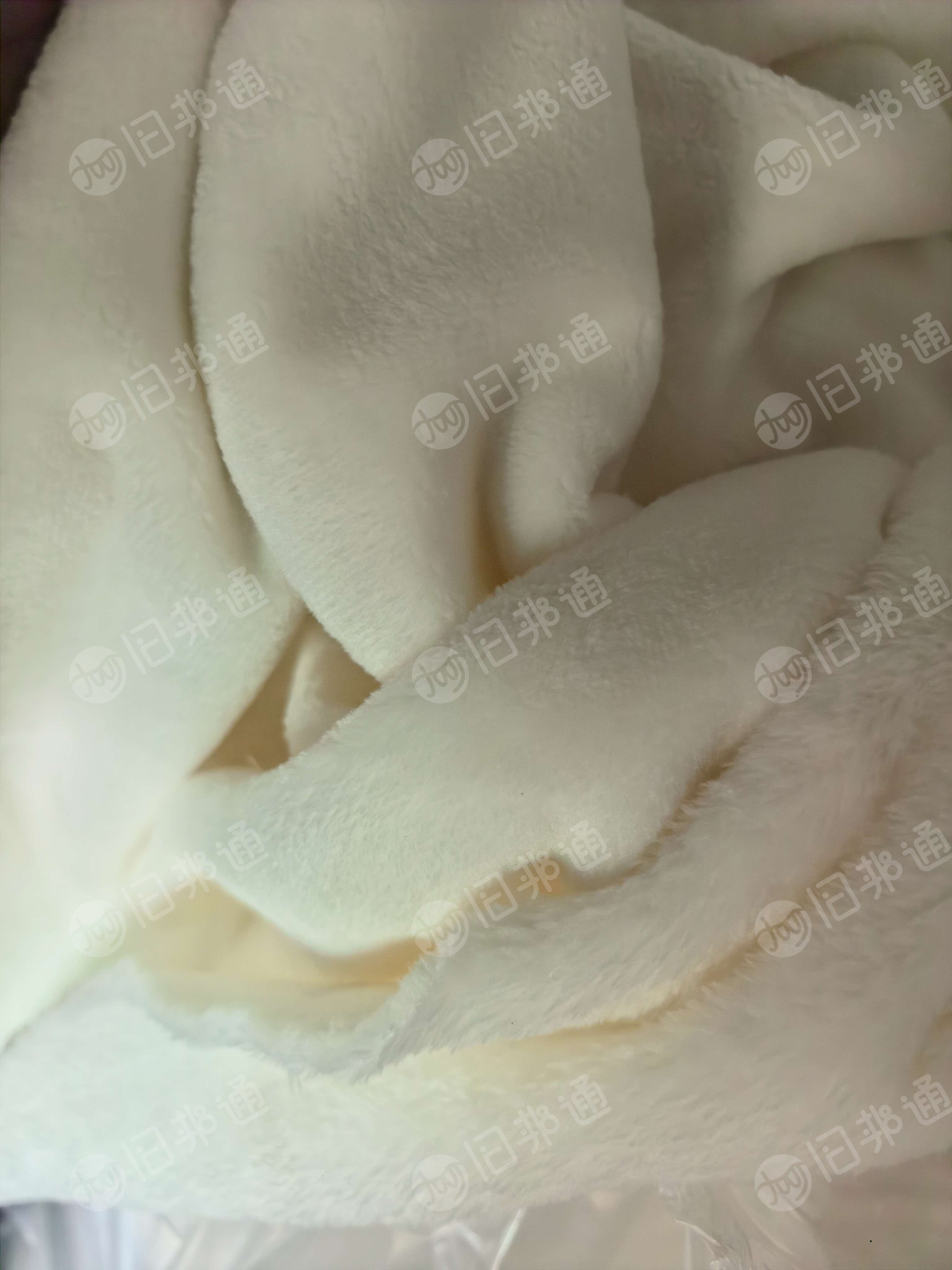 长期出售同一批号双面法兰绒库存布，法兰绒库存布，门幅160克重320，现货11吨，在浙江湖州