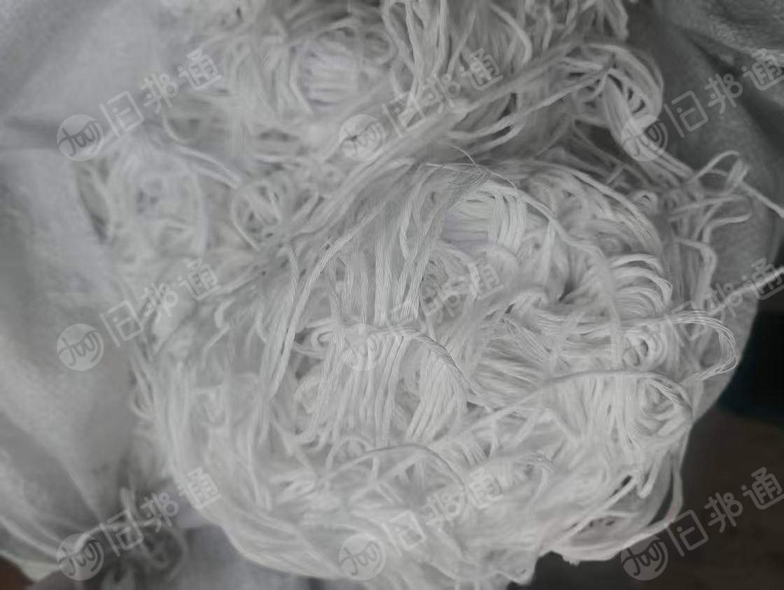长期出售玻璃厂下来的白色废丝，锦纶废丝，尼龙废丝，现货有7-8吨，货在福建福州