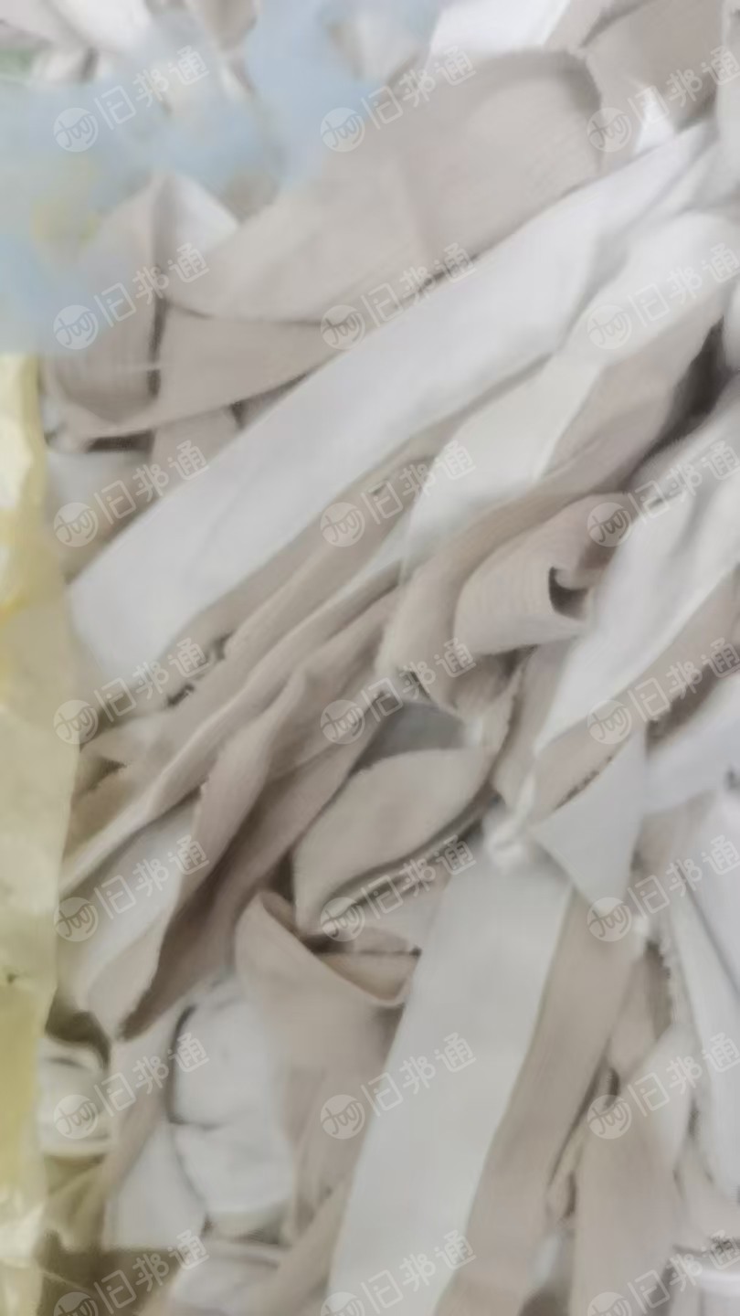 长期出售杂色纯涤纶复合布，涤纶废布，不带桨不带胶，可以造粒用，两个星期就会有20吨