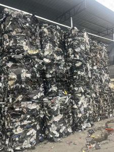 出售拆CD仪表盘的塑料压块，里面是响料跟合金料，现货9米6一车
