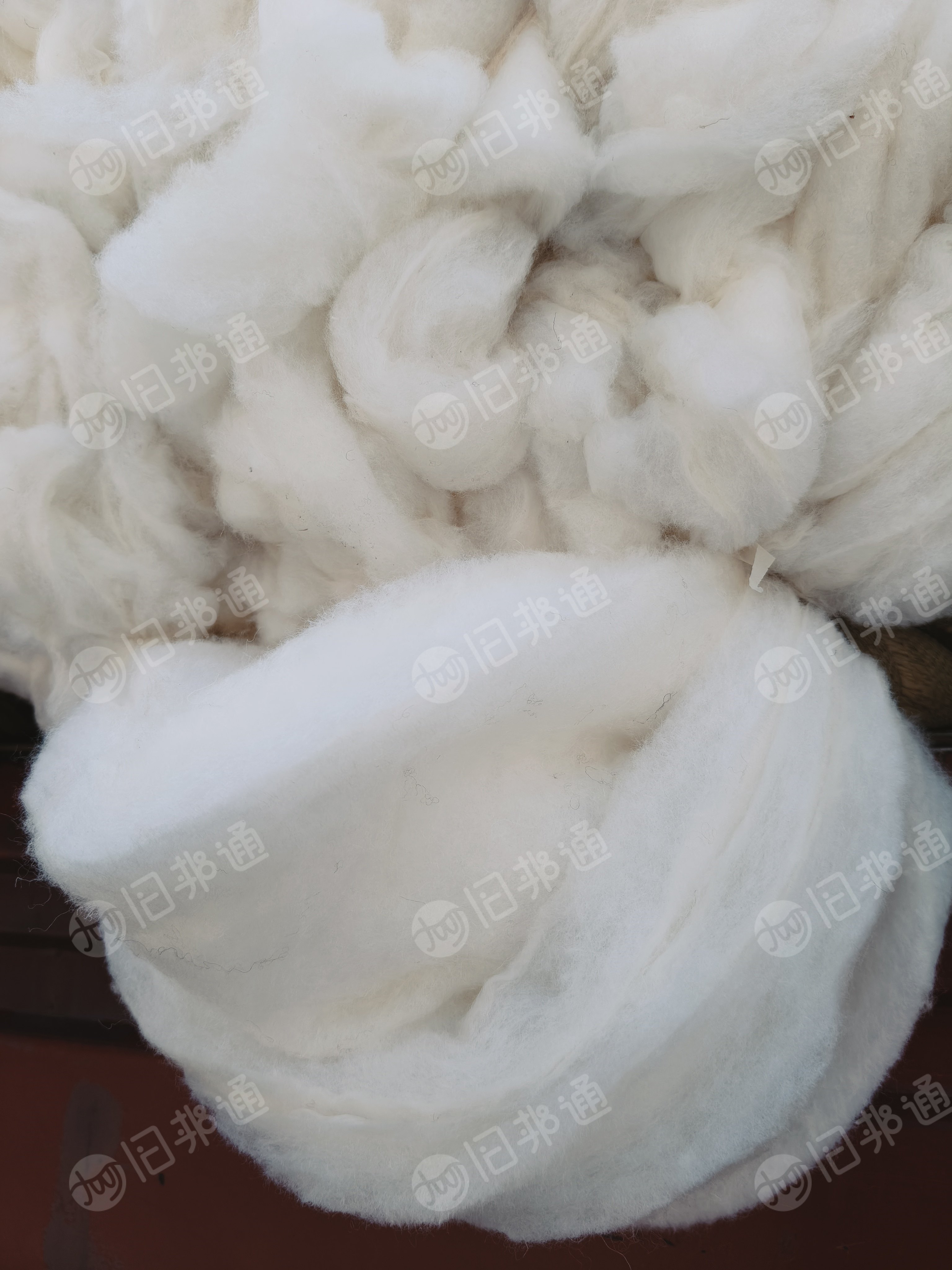长期出售服装厂下来的白色绗棉，绗棉边角料，月供十几吨，在浙江金华