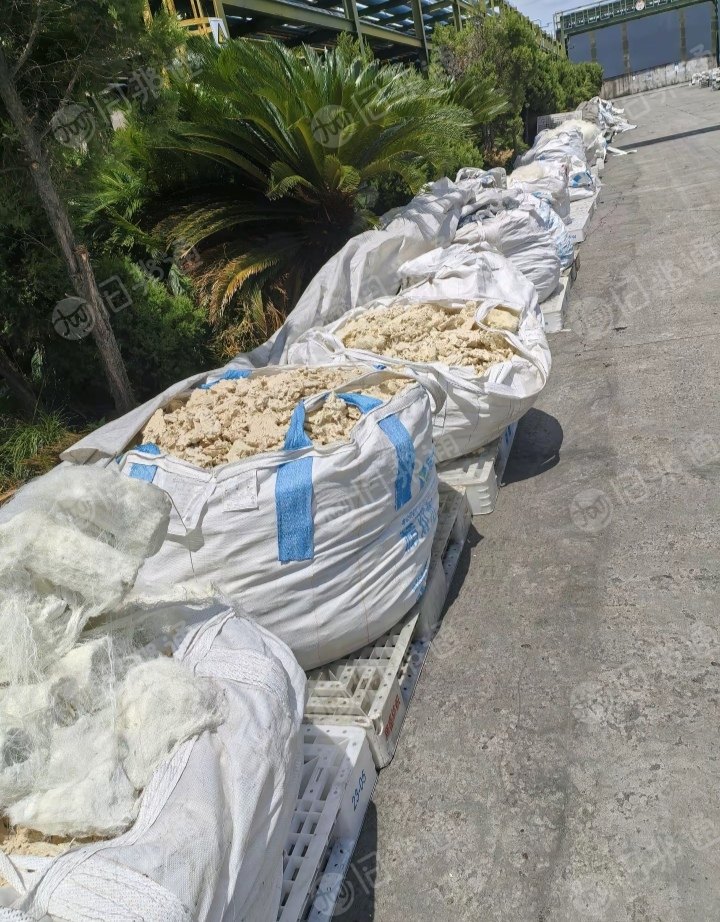 长期出售纯涤纶黄浆块，涤纶浆块，部分带废丝，现货一车9.6，在浙江杭州