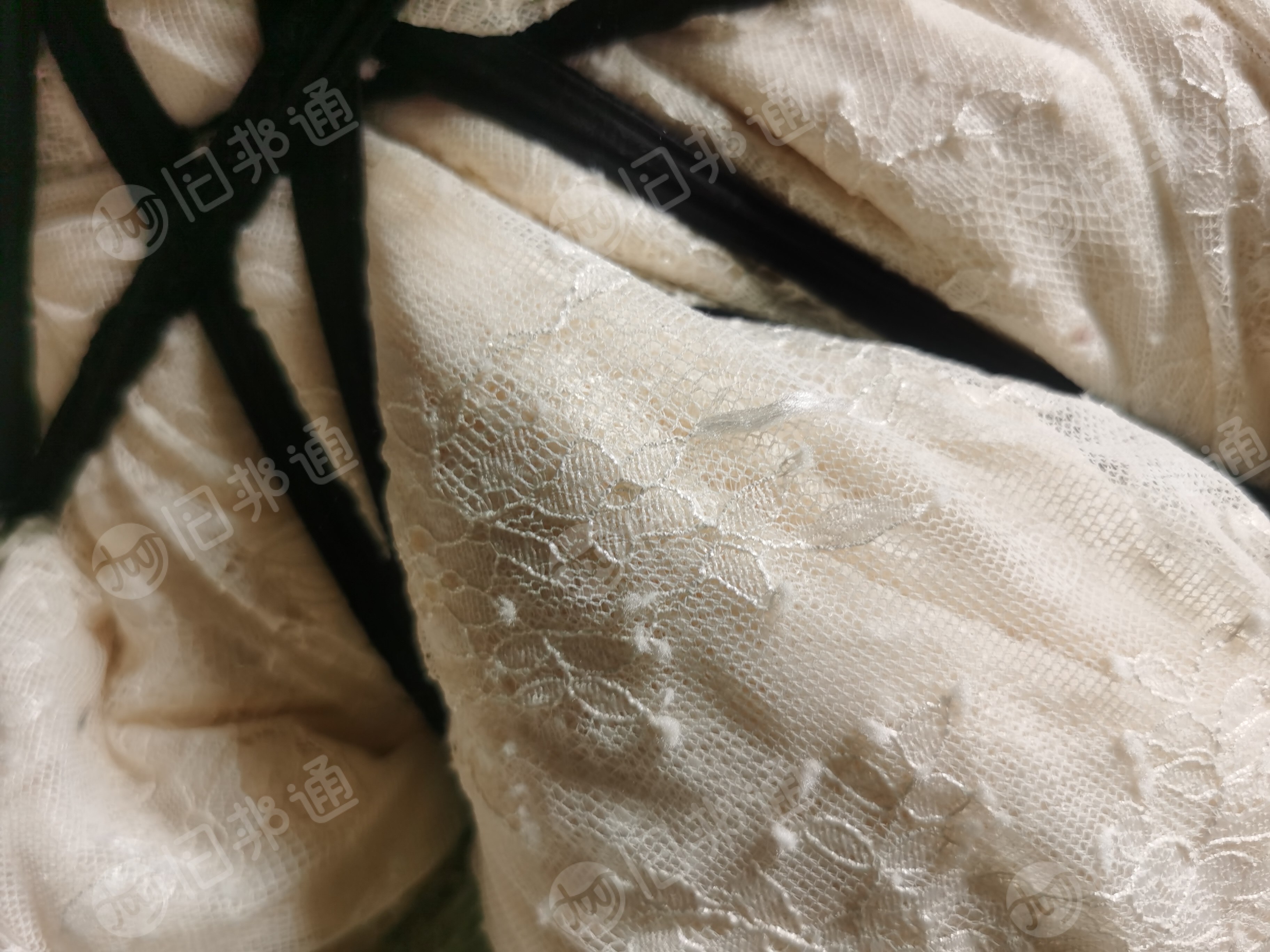 长期出售尼龙里布，做羽绒服下来的，可以造粒用，现货20多吨，货在浙江嘉兴