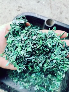 出售pet绿色打包带破碎料，过14筛网，现货十几吨左右