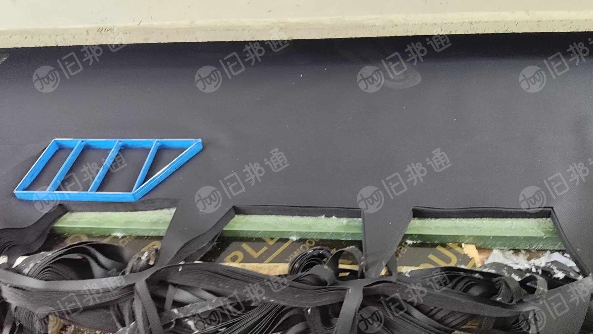 长期出售PVC汽车革废料，做方向盘下来的