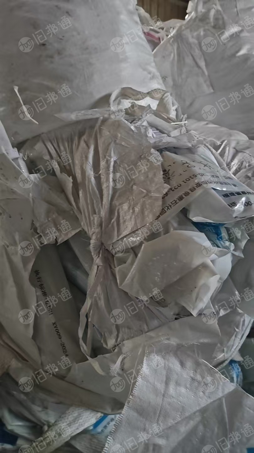 出售pe料米袋，炼油厂拉的，现货二十多吨左右
