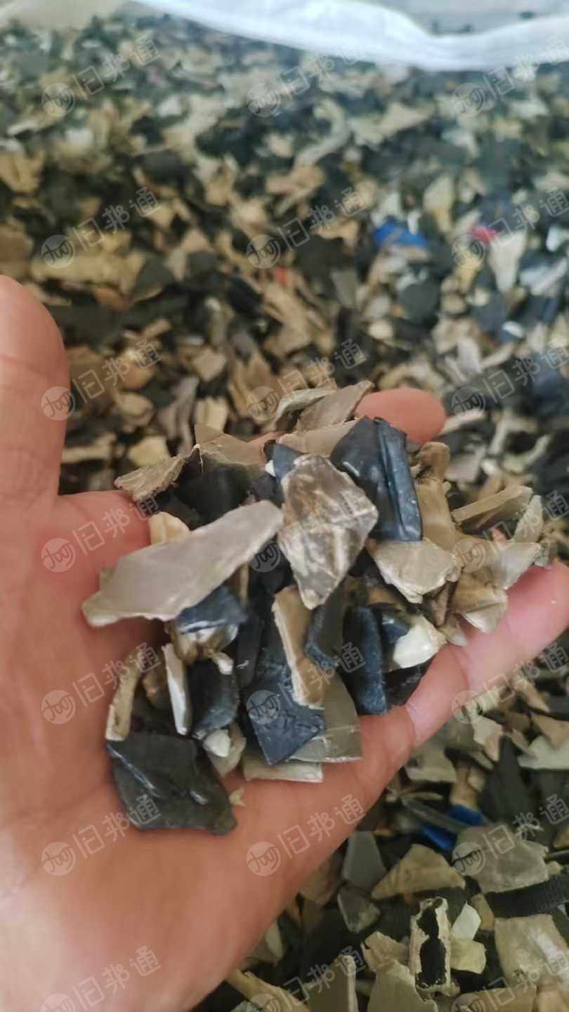 出售ABS保险杠破碎料，过盐水清洗甩干可直接上机