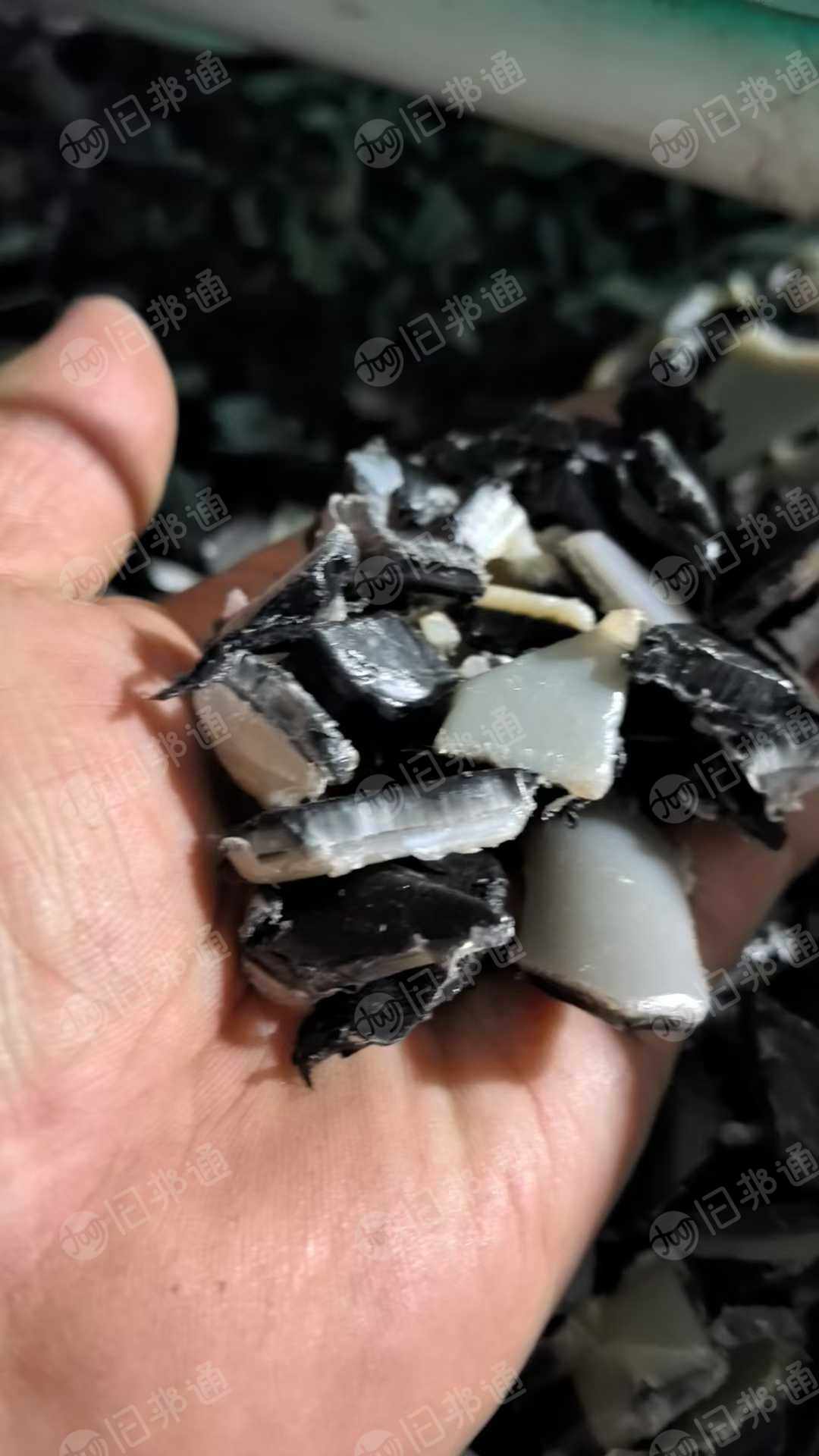 出售PE低压汽车油箱破碎料，清洗甩干可直接上机