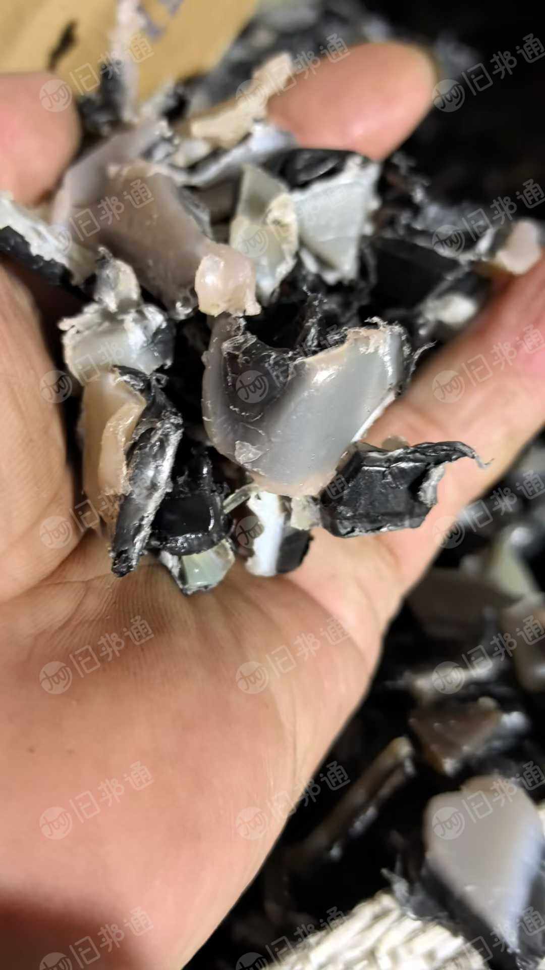 出售PE低压汽车油箱破碎料，清洗甩干可直接上机