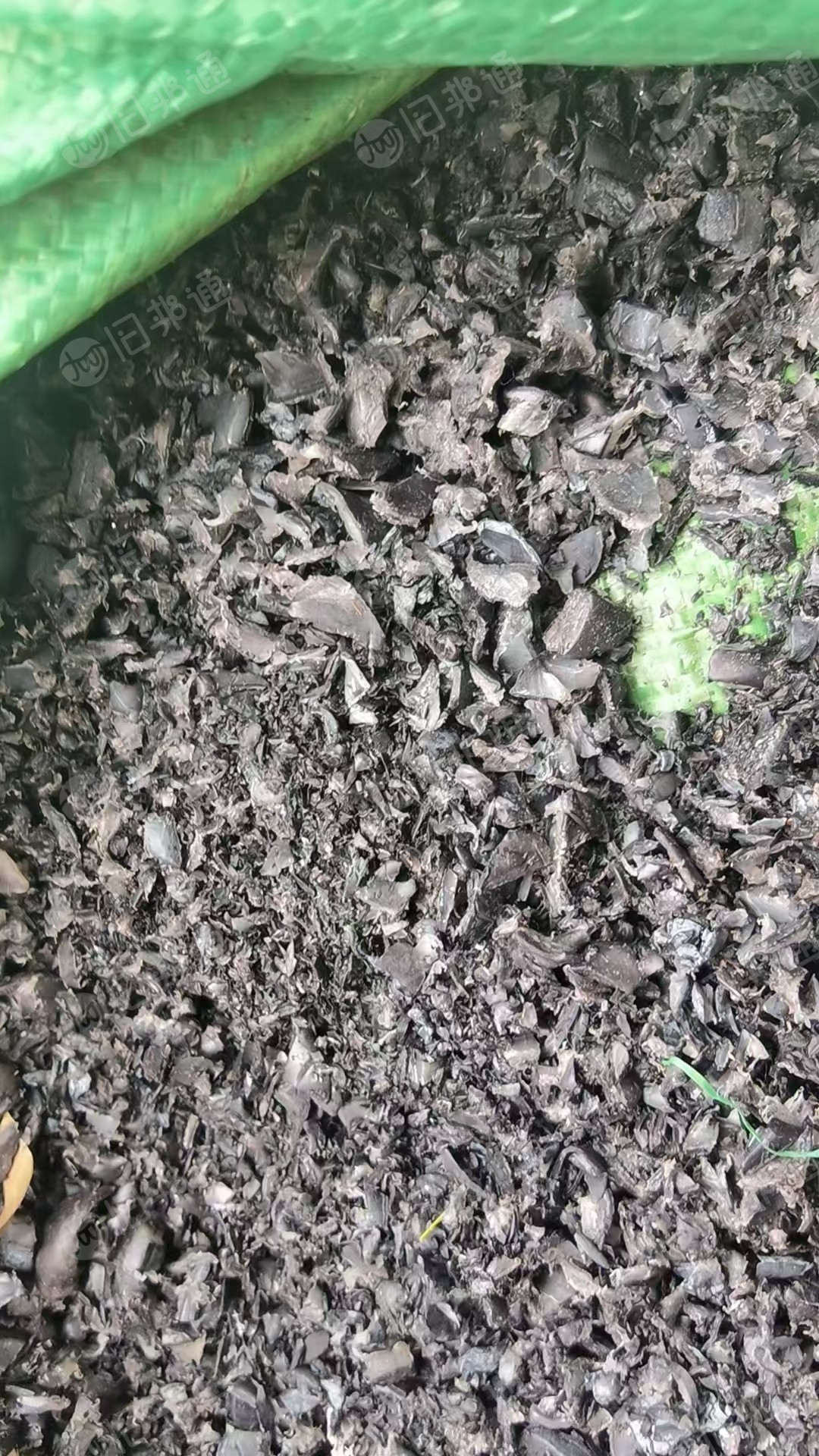 出售pe破碎料，高温沉水，制蜡厂下来的，现货200多吨