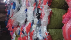 出售水洗缠绕膜和花膜废料，电子厂，手机厂，食品厂下来的，现货10吨起