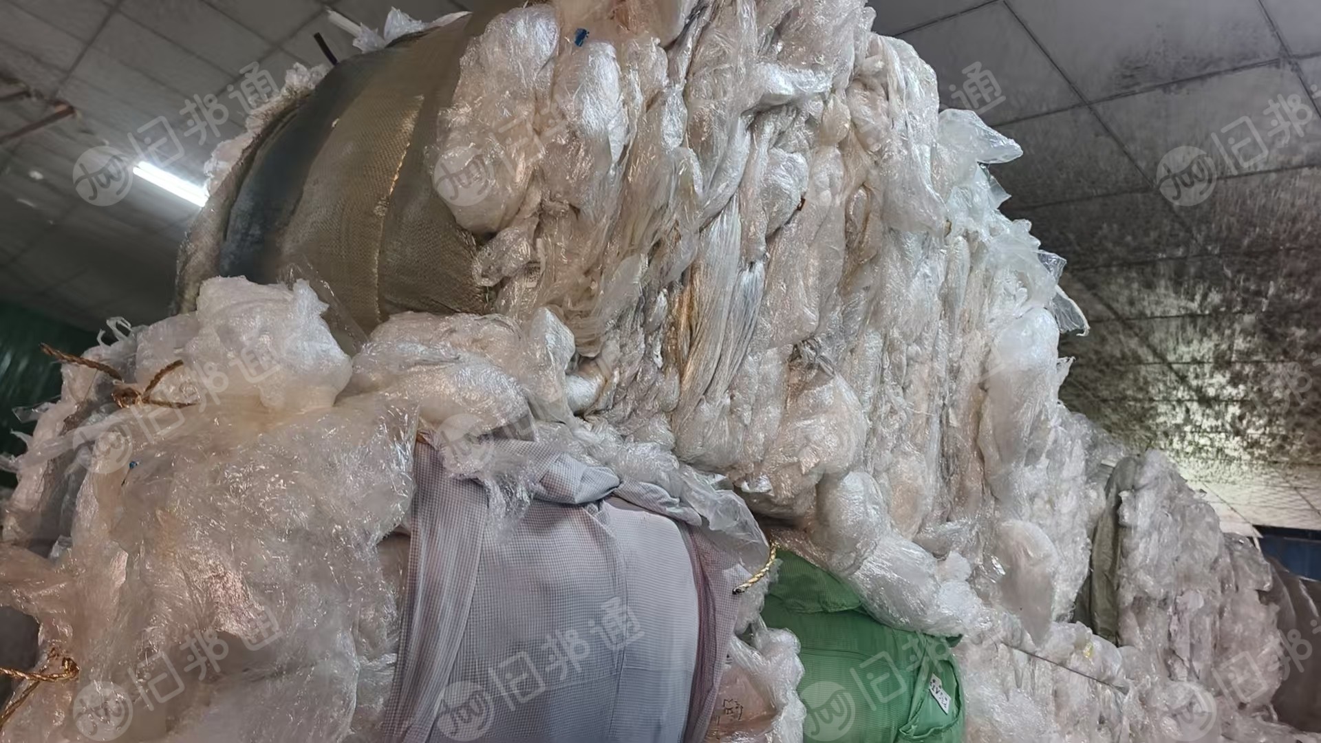 出售水洗缠绕膜和花膜废料，电子厂，手机厂，食品厂下来的，现货10吨起