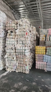 长期大量出售旧衣服净白，旧衣服次白，旧衣服白料，货在广东广州