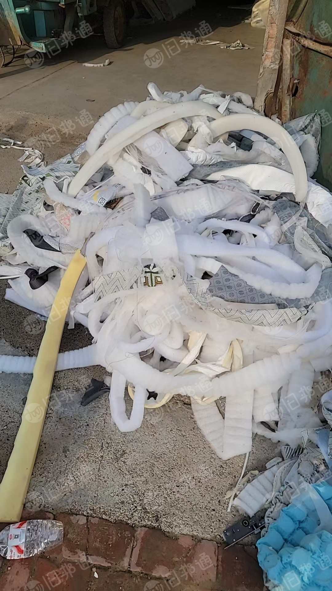 长期出售床垫厂下脚料，床垫厂边角料，货在山东滨州