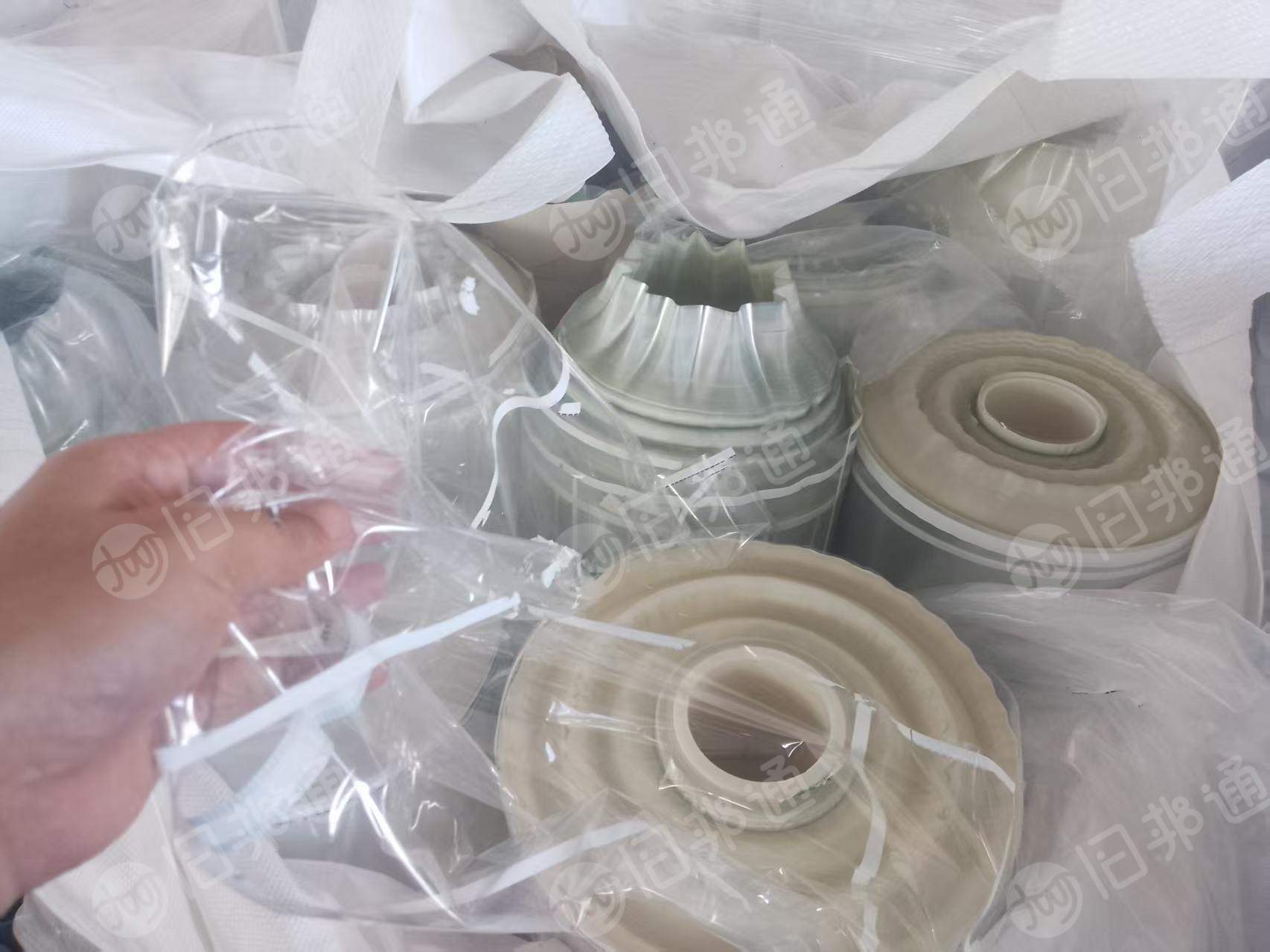 长期出售无胶pet膜,有部分粘有陶瓷粉,月供1000吨
