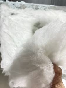 长期出售开好的涤纶气囊布，化纤棉，已经精梳过的，可以做针刺棉用的，现货三十吨，货在福建泉州