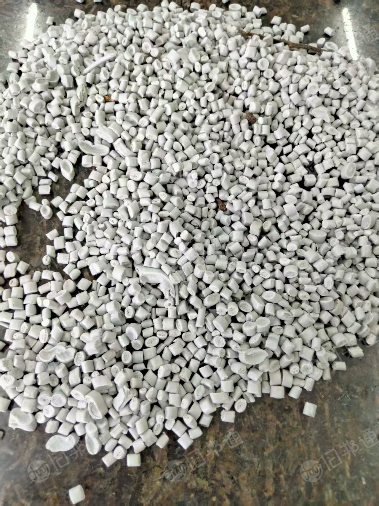 出售EVA颗粒，黑色白色有分开，过40目网