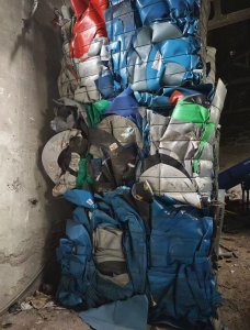 出售全漂PE钢卷皮废料，现货20吨