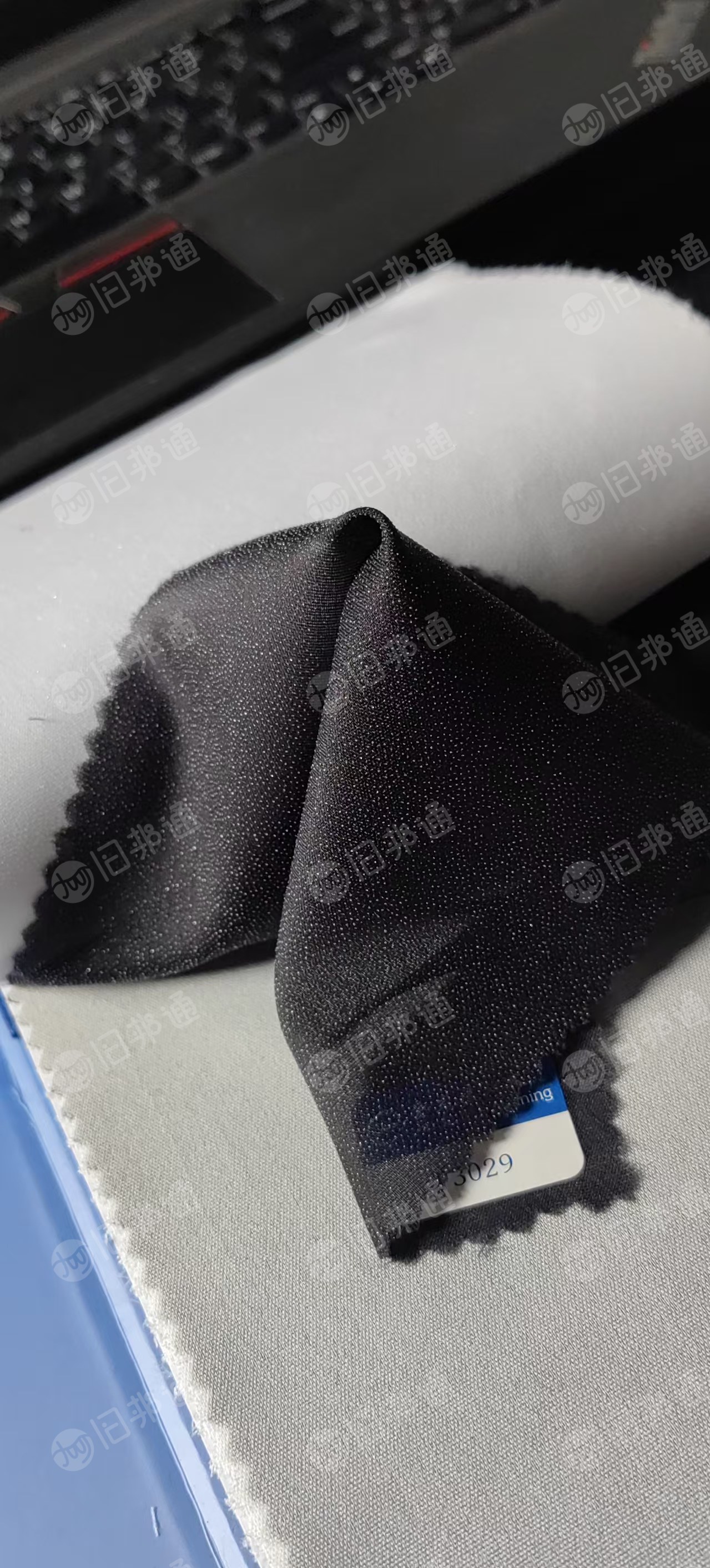 长期出售做衬布下来的涤纶废布，涤纶边角料，黑色白色两种都分开的
