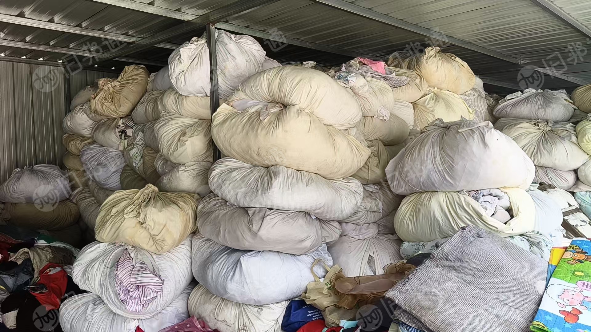 长期出售旧衣服大白，白色布草，现货够6.8一车，在河北张家口
