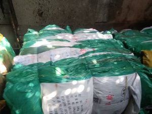 出售水洗PE高压尼龙复合膜，食品厂下来的，现货5吨左右