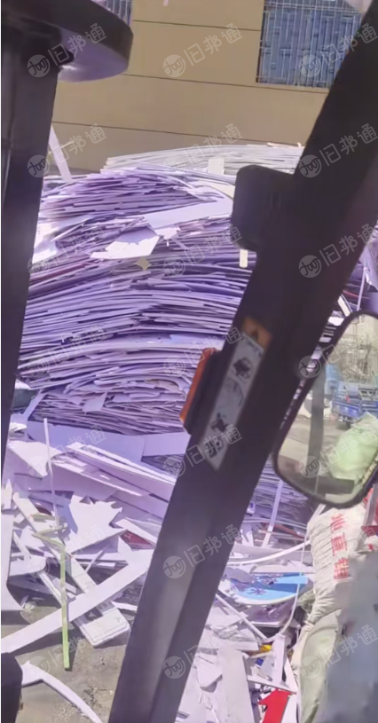 长期出售PVC发泡板，有分大白，二白跟彩板，现货够挂