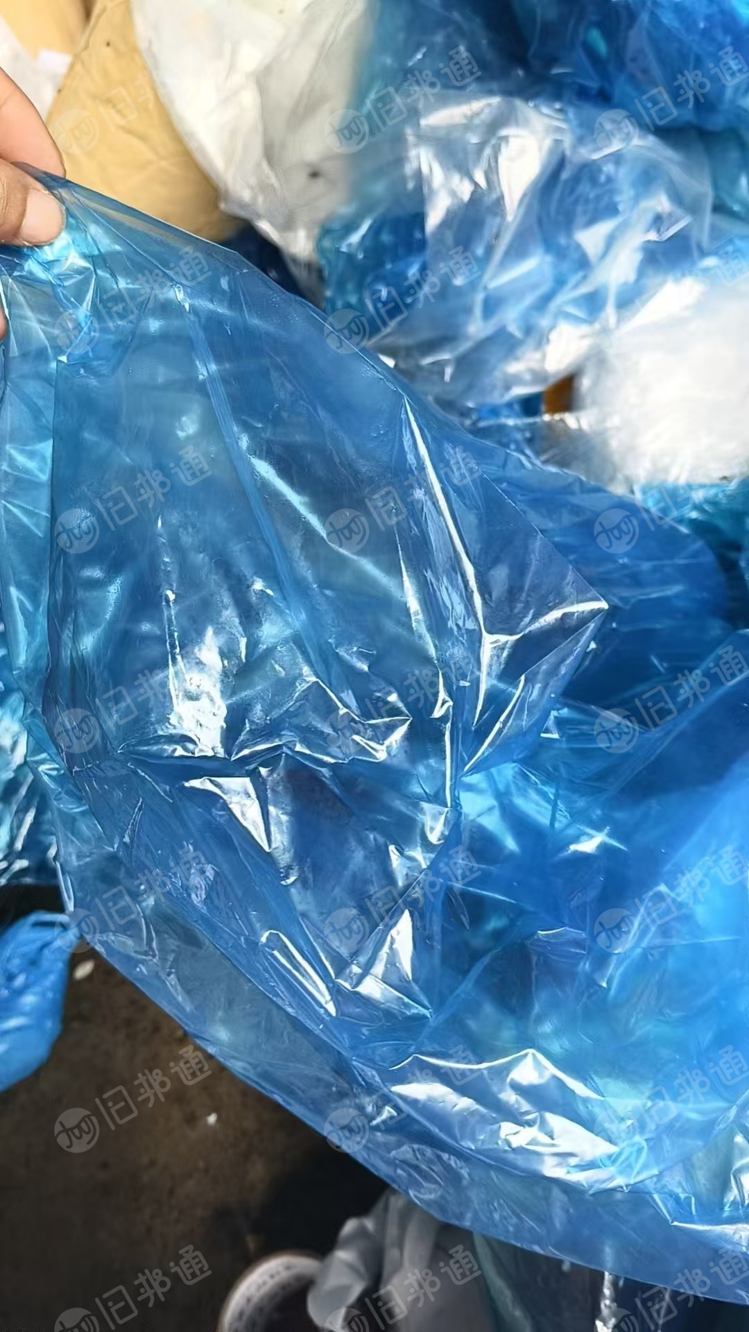 出售pe高压蓝膜，肉联厂下来的，压包好的，现货13吨左右